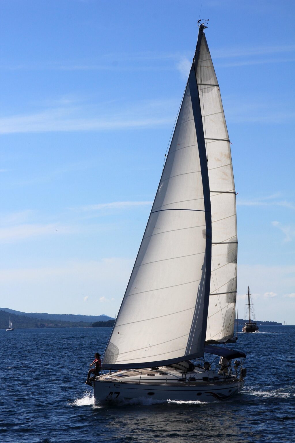 sailing-ship-1473282_1920.jpg